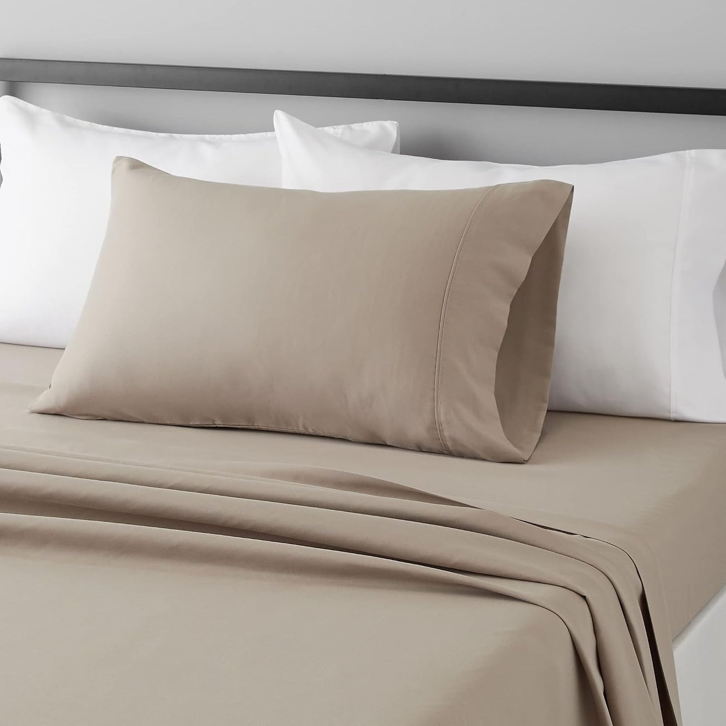 Amazon Basics Lightweight Super Soft Breathable Wrinkle-Resistant Microfiber 4-Piece Bed Sheet Set with 14-Inch Deep Pockets, Queen, Bright White, Solid