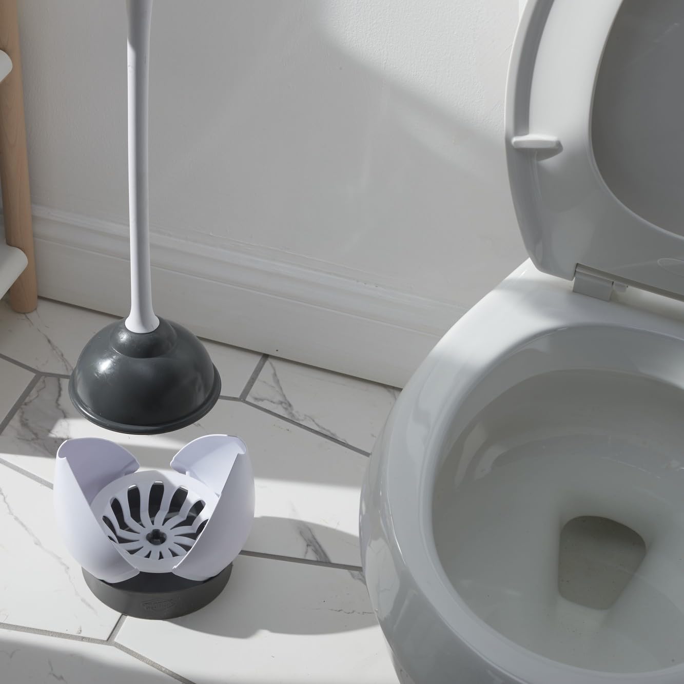 Clorox Toilet Plunger with Hideaway Holder Caddy Heavy-Duty Compact Design with Non-Skid Rubber Base for Bathroom Convenient Storage Toilet Unclogger, 6.5x19.5-Inch, White