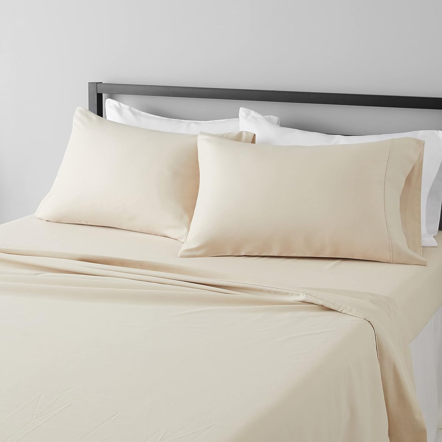 Amazon Basics Lightweight Super Soft Breathable Wrinkle-Resistant Microfiber 4-Piece Bed Sheet Set with 14-Inch Deep Pockets, Queen, Bright White, Solid