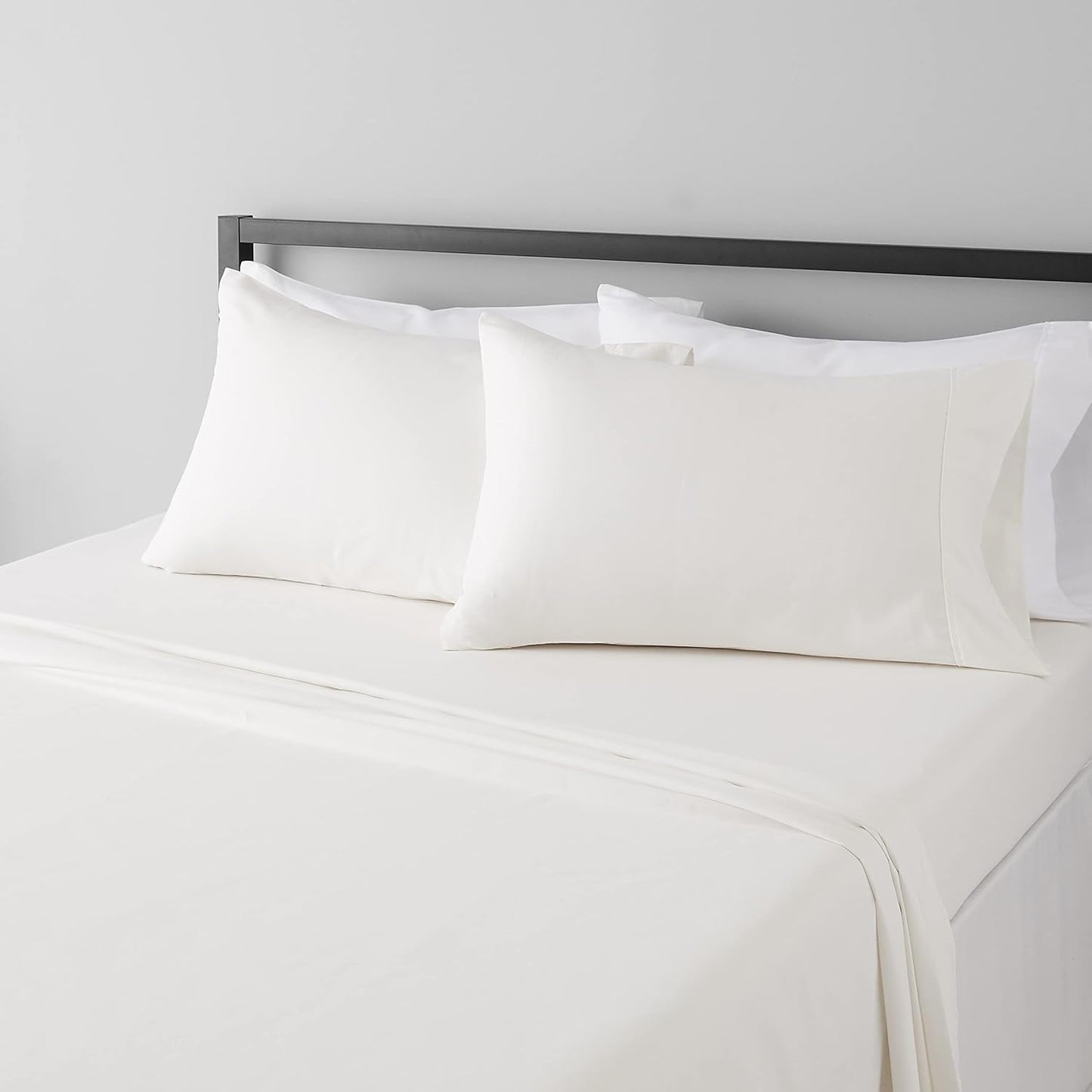 Amazon Basics Lightweight Super Soft Breathable Wrinkle-Resistant Microfiber 4-Piece Bed Sheet Set with 14-Inch Deep Pockets, Queen, Bright White, Solid