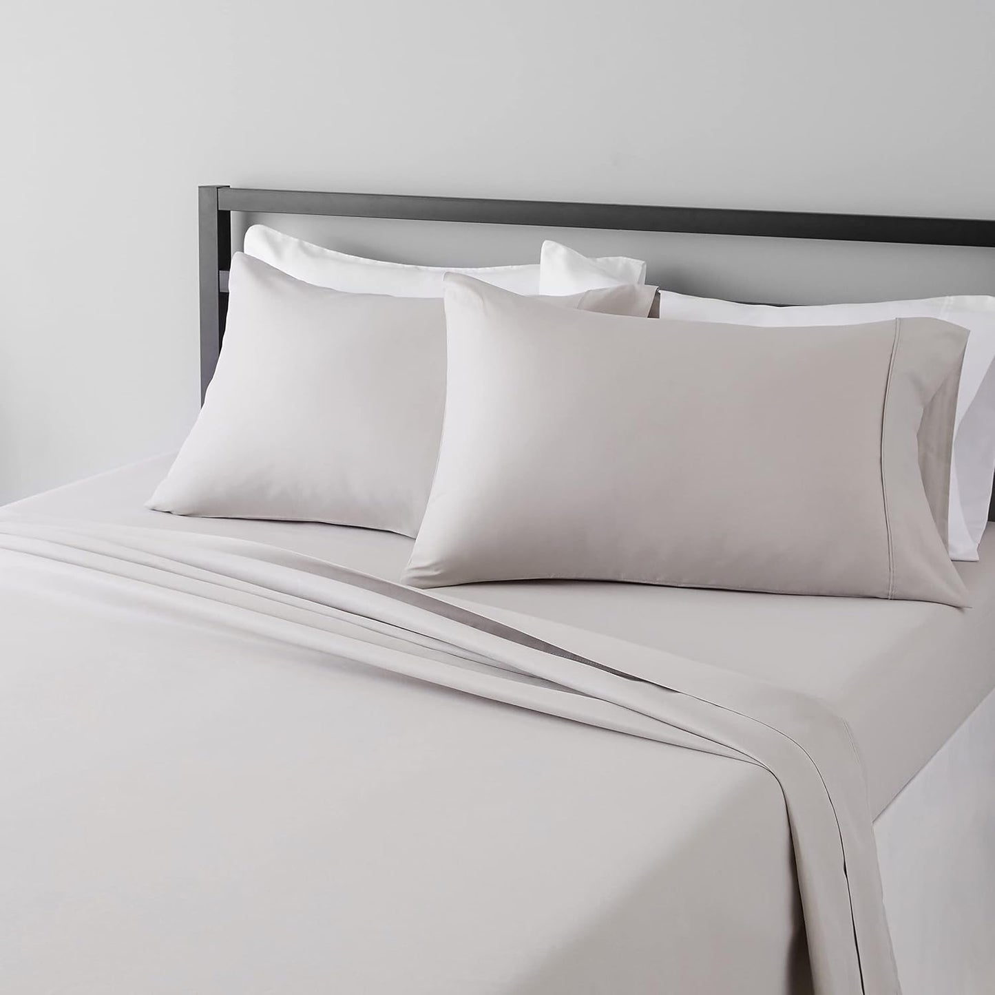 Amazon Basics Lightweight Super Soft Breathable Wrinkle-Resistant Microfiber 4-Piece Bed Sheet Set with 14-Inch Deep Pockets, Queen, Bright White, Solid