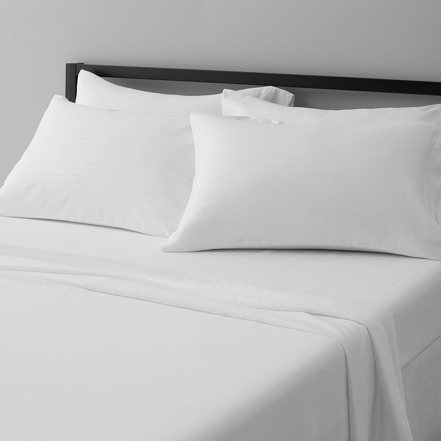 Amazon Basics Lightweight Super Soft Breathable Wrinkle-Resistant Microfiber 4-Piece Bed Sheet Set with 14-Inch Deep Pockets, Queen, Bright White, Solid