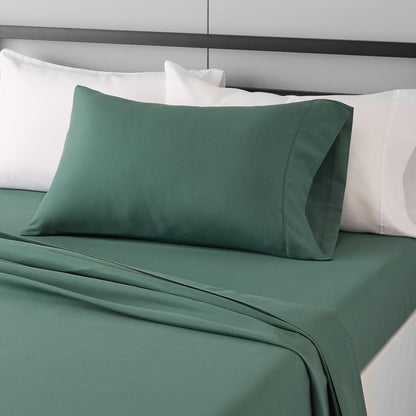 Amazon Basics Lightweight Super Soft Breathable Wrinkle-Resistant Microfiber 4-Piece Bed Sheet Set with 14-Inch Deep Pockets, Queen, Bright White, Solid