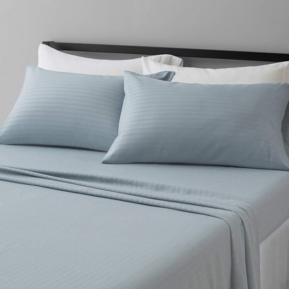 Amazon Basics Lightweight Super Soft Breathable Wrinkle-Resistant Microfiber 4-Piece Bed Sheet Set with 14-Inch Deep Pockets, Queen, Bright White, Solid