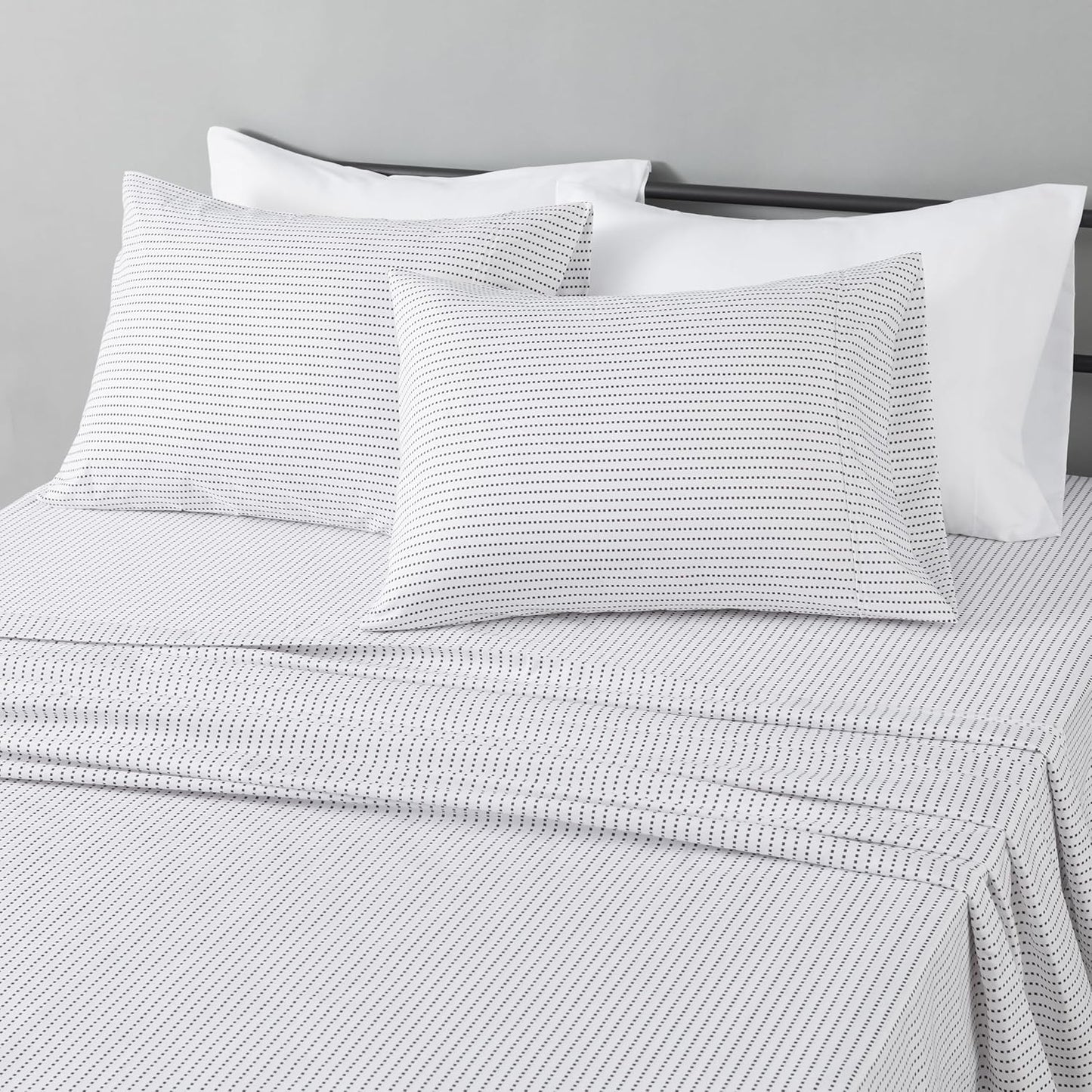 Amazon Basics Lightweight Super Soft Breathable Wrinkle-Resistant Microfiber 4-Piece Bed Sheet Set with 14-Inch Deep Pockets, Queen, Bright White, Solid