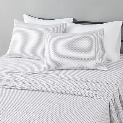 Amazon Basics Lightweight Super Soft Breathable Wrinkle-Resistant Microfiber 4-Piece Bed Sheet Set with 14-Inch Deep Pockets, Queen, Bright White, Solid