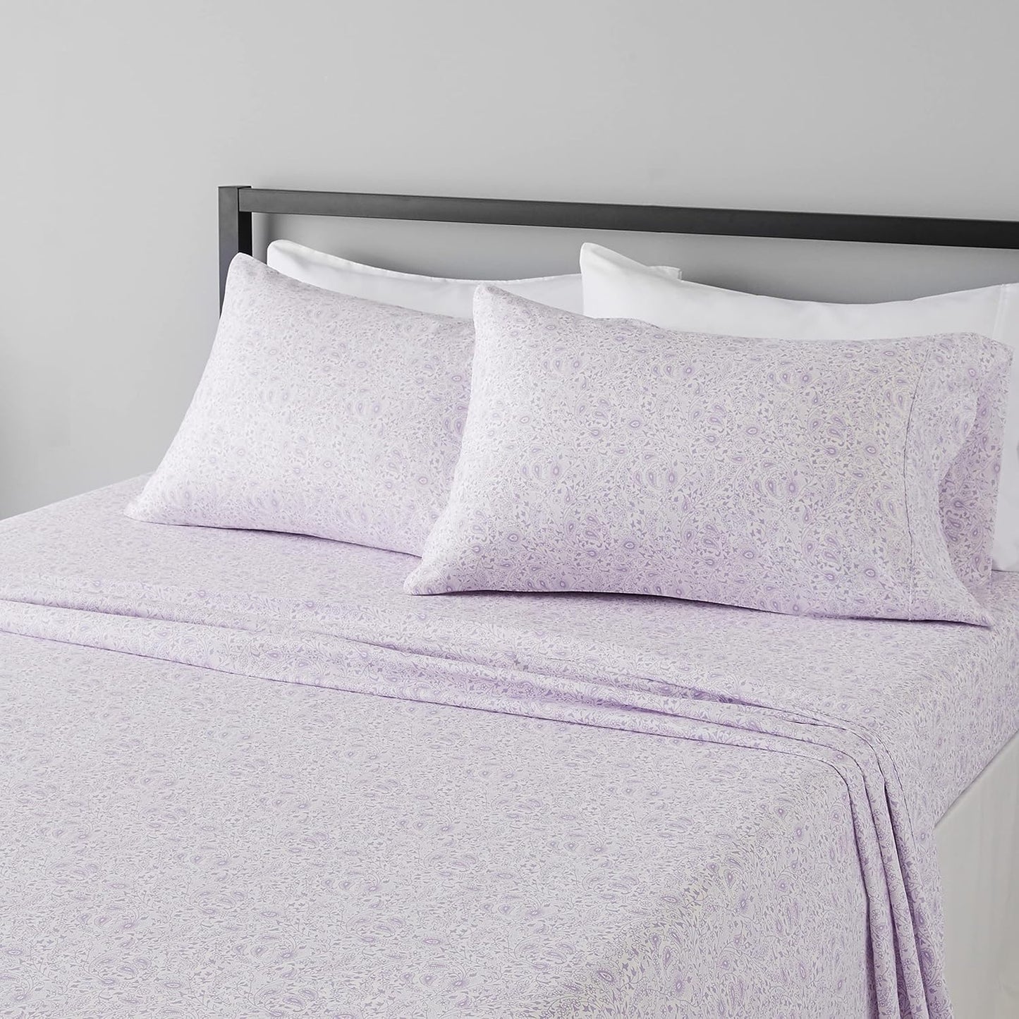Amazon Basics Lightweight Super Soft Breathable Wrinkle-Resistant Microfiber 4-Piece Bed Sheet Set with 14-Inch Deep Pockets, Queen, Bright White, Solid