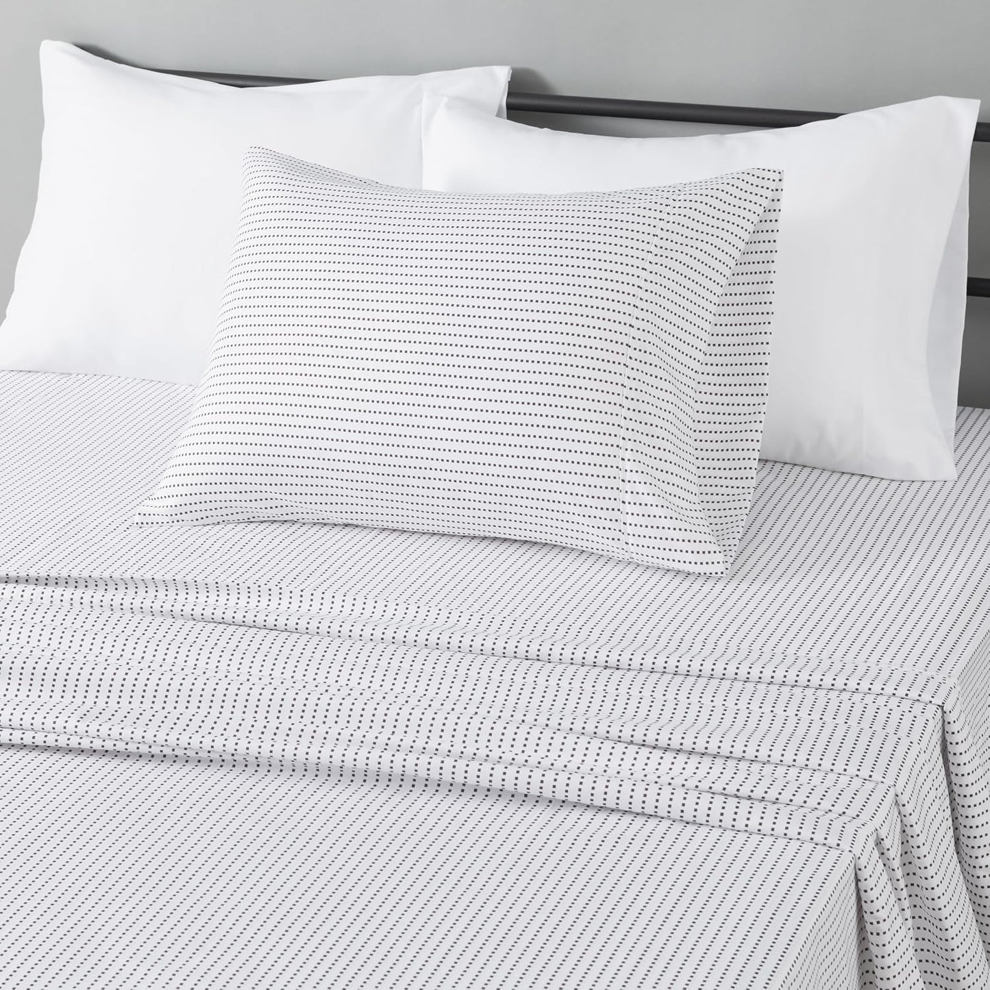 Amazon Basics Lightweight Super Soft Breathable Wrinkle-Resistant Microfiber 4-Piece Bed Sheet Set with 14-Inch Deep Pockets, Queen, Bright White, Solid