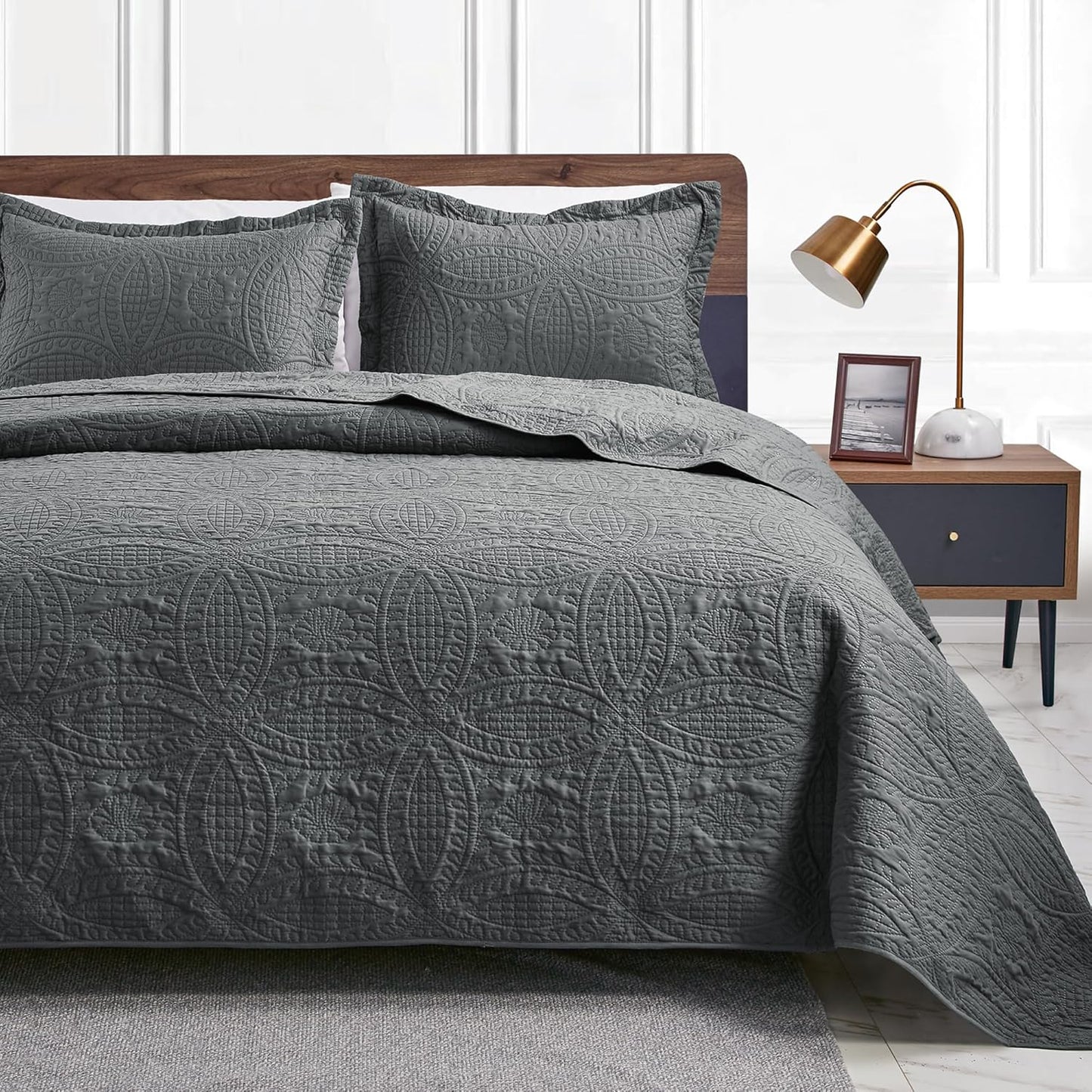 Love's cabin Quilts for Queen Bed Blue Bedspreads - Soft Bed Summer Lightweight Bedspread Comforter - Modern Style Coin Pattern Coverlet for All Season - 3 Pieces (1 Quilt, 2 Pillow Shams)
