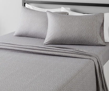 Amazon Basics Lightweight Super Soft Breathable Wrinkle-Resistant Microfiber 4-Piece Bed Sheet Set with 14-Inch Deep Pockets, Queen, Bright White, Solid